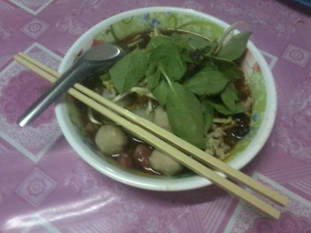 ขอลาด้วยภาพนี้นะครับ (ก๋วยเตี๋ยวร้านแม่ผมเองครับ  อิอิ)

กระทู้นี้ เป็นกระทู้แรกของผมนะครับ  ถ่ายจ