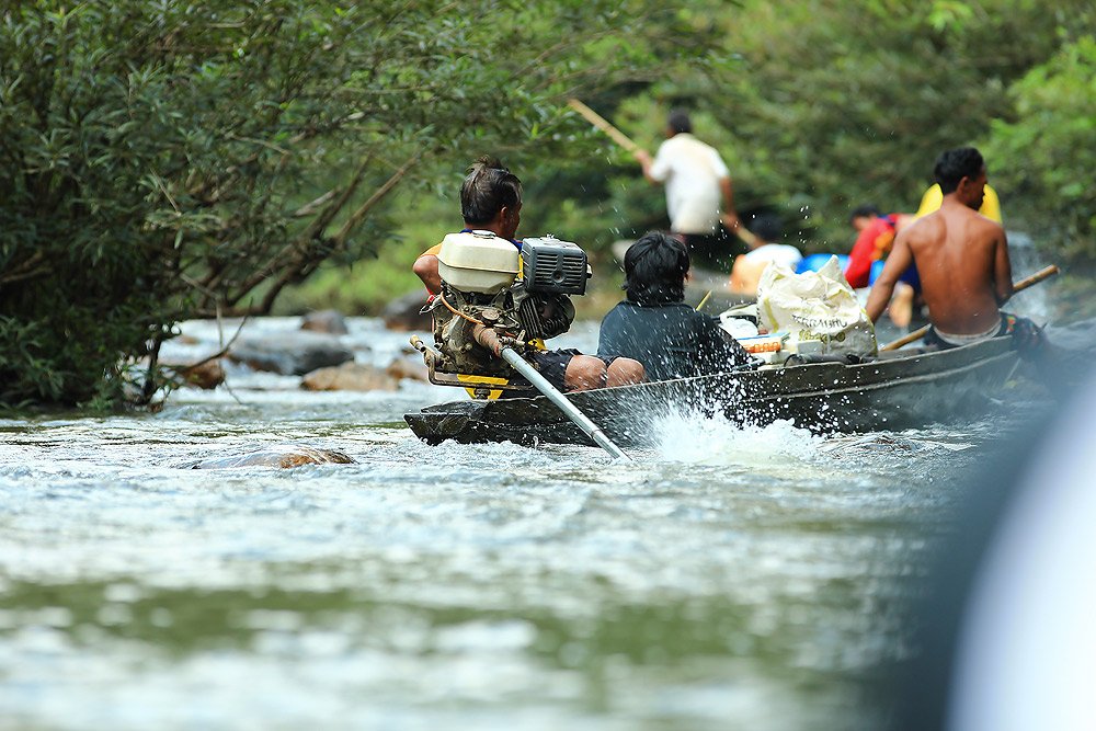 ++เสียงเครื่องเรือและเสียงใบพัด บ่งบอกถึงกำลังของสายน้ำได้ว่า เชี่ยว ขนาดใหน :grin: