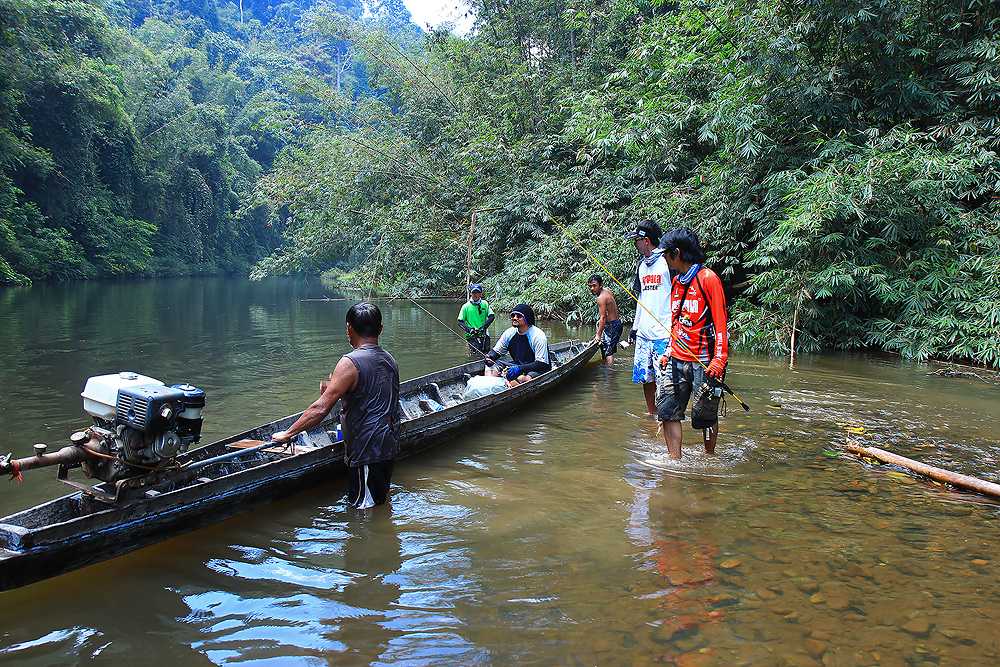 ช่วงนี้ น้ำเริ่มลึกแล้วครับ เดี๋ยวนั่งเรือไปต่อ :grin: :grin: