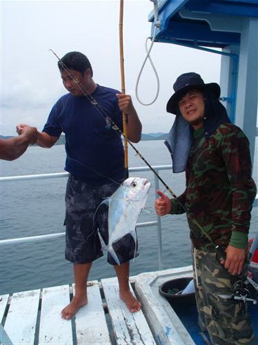 แล้วมันก็แอ็กถ้าถ่ายรูปในเครือญาติของมันอีกตามเคย :love: