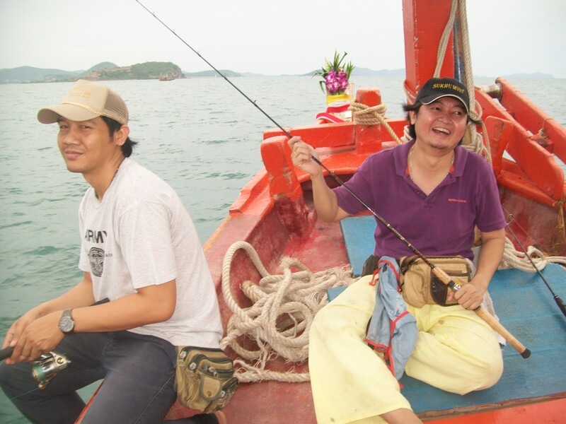 ลงเรือก็เข้าหมายไดหมึกกันเลยครับ  :grin:
