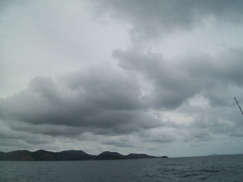 มีมาเรื่อยครับ ลมกับฝนครับ  :sad: :laughing: