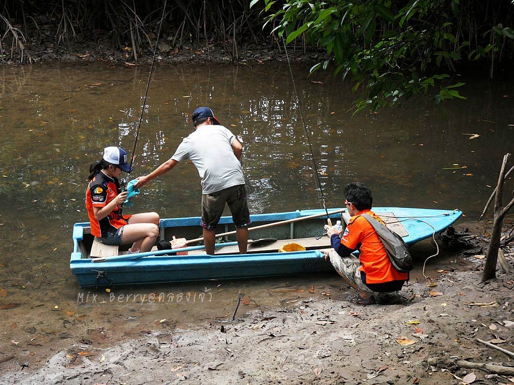 ประจำตำแหน่ง เพิ่งมารู้ว่านั่งตรงนี้เลยต้องพายเรือ  :laughing: :laughing: :laughing: