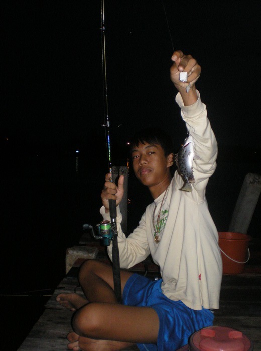 ทุ่นดีมีประสิทธิภาพ แต่ไม่มีขายนะ(คงไม่มีคนชื้อแน่ๆ)  :laughing: :laughing: