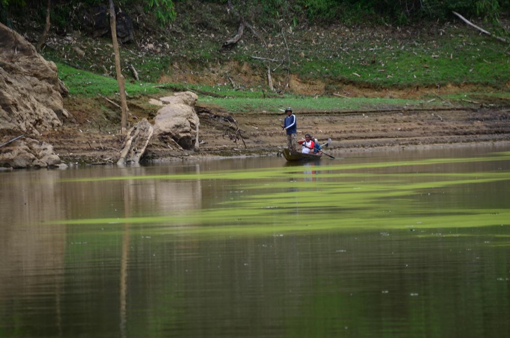 โปรอ่ำ กับโปรบอล ก็มา ส่วนหัว เมืองฝ่ายเหนือ ลอยเรือตีจิบ อยู่ด้าน นอก มีโปรไร้ท์ ออก กับ น้านพ  :ch