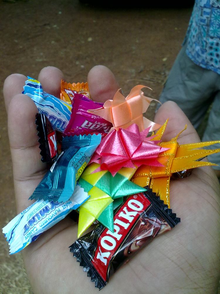 ได้กะเขามานิดหน่อย อิอิ  :love: :love: :love: