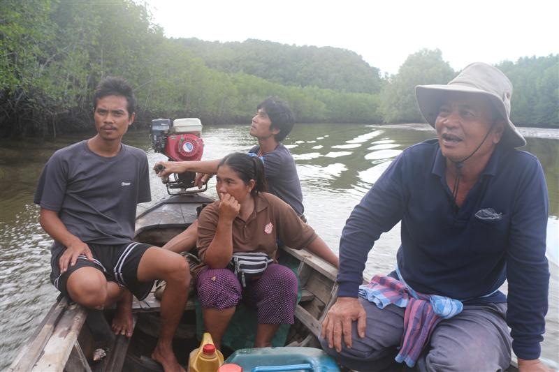 วันต่อมาเตรียมลุยครับเรือเล็กมารับแล้วครับหลังจากนอนพักผ่อนกินข้าวเที่ยงเสร็จออกเลต่อเลยครับ