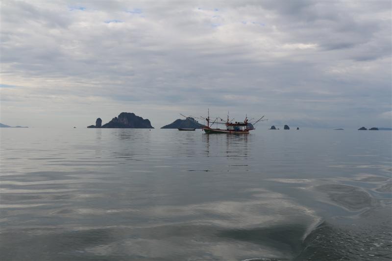 ลาเรือนี้ไว้ที่ปากน้ำโอกาศหน้าจะมาใช้บริการใหม่