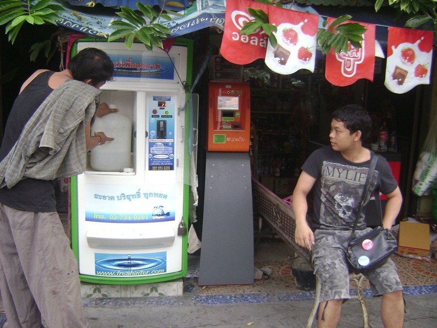 ตัดมาเช้า..เลยแล้วกันครับ..เตรียมน้ำครับ..อากาศร้อนด้วย :smile: :smile: :smile:
