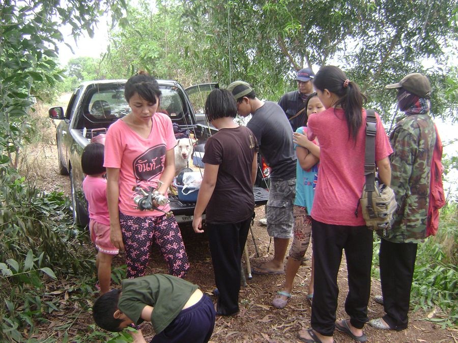 จำเป็นต้องกลับละครับ :smile: :smile: :smile:
