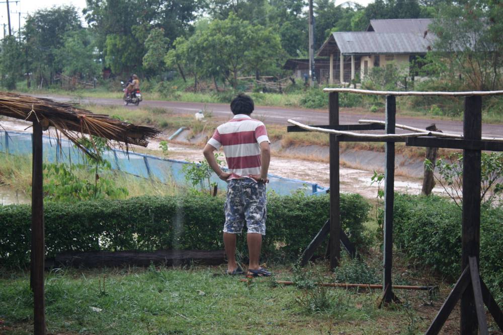 ฝนตกแฮงปลาค่อน้อย ขึ้นเล่นน้ำไหล :love: :love: