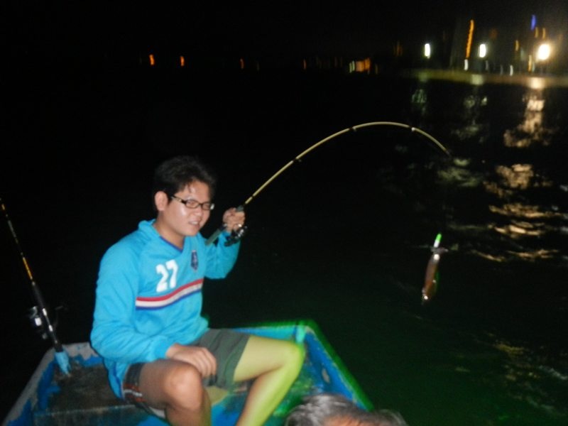 ตามด้วยเจ้าเกาหลีครับ..ทีแรกคิดว่าจะมีหมึกเยอะเหมือนกับที่แหลมบาลีฮาย..แต่ไม่เป็นอย่างที่คิดครับ  ขอ