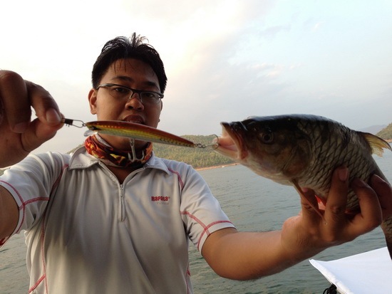   สักพักพี่จัมพ์ก็จัดอีกตัว เหยื่อ LV-Minnow ครับ
 :cheer: :cheer: :cheer: :cheer: :cheer: :cheer: 