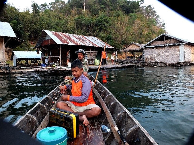 ให้เร็วเลยตาปู๋ เพ่หย่ายอะดีนาลีนหรั่งทั่วเรือเลย เรือจะจมแล้ว :laughing: :laughing: :laughing: :lau
