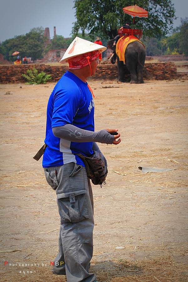  [b]   หลังจากถ่ายภาพกันพอควรแล้ว  ก็ได้เวลากลับมาสู้เกมส์   ตกปลากันอีกครั้ง  ...........เอ่อว่าแต่