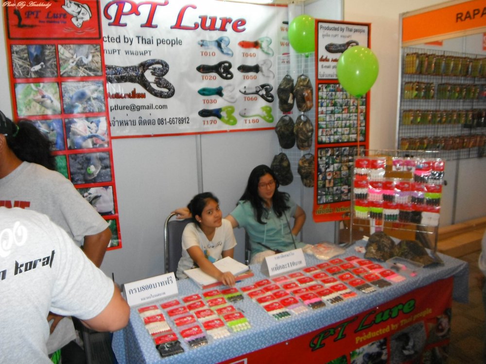 PT LURE เห็นว่ามีโปรโมชั่นซื้อครบ 800 รับหมวกพรางสวยๆ 1 ใบ คุ้มมากมายครับ :ohh: :cheer: