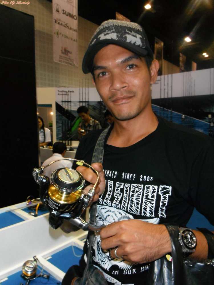 จับตัวเป็นๆมาแล้วครับ stella sw 2013ครับ แสงออร่าออเลยครับกลายเป็นเทพเลยครับ :laughing: :laughing: