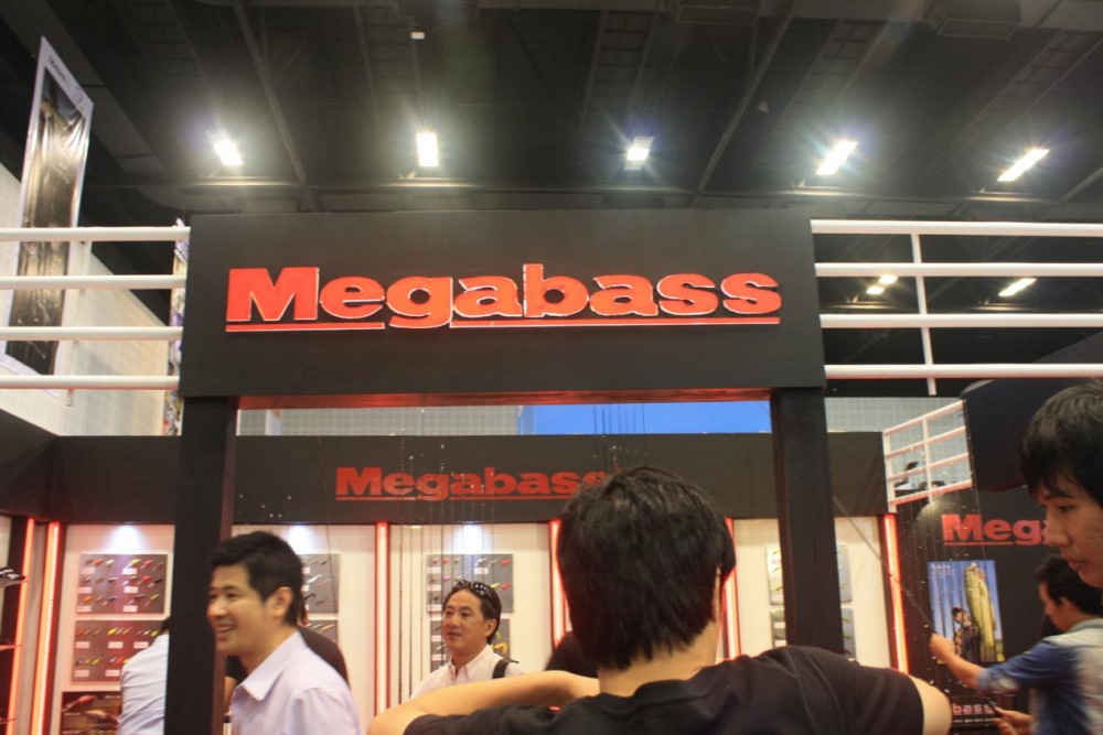 มาต่อกันที่ บูท Mega bass   :laughing: :laughing: