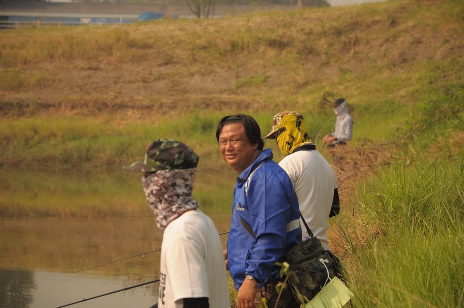 งานนี้พี่ตู้ ยิ้มแปลกๆๆๆ เหมือนมีแววจะได้เสียสตางค์