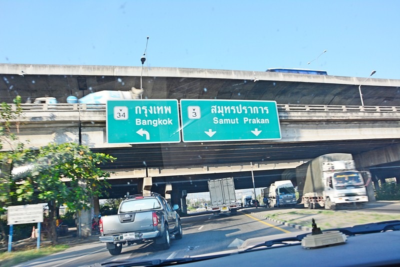 วันนี้..เราเอารถมา 2 คัน แบ่งๆกันไป เริ่มเข้าถึงพื้นที่เป้าหมายแล้ว   :cool: :cool: :cool:

 :chee