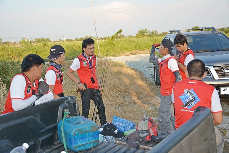 คุยกัน..อย่างสนุกสนาน สบายใจ สบายอารมณ์  ครับผม !!!    :laughing: :laughing: :laughing:

 :cheer: 