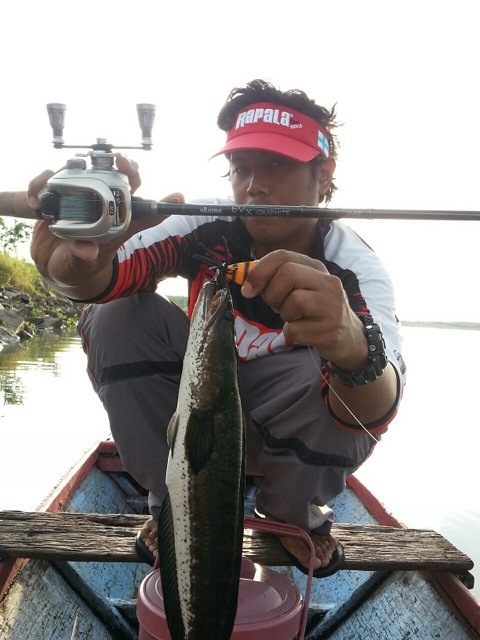 กับข้าวตัวปิดท้ายของวันที่ 1 ครับ.....แค่วันเดียวทั้งกัดทั้งหลุดเยอะมากมายจนทำให้อยากจะไปซ้ำสอง เลยต