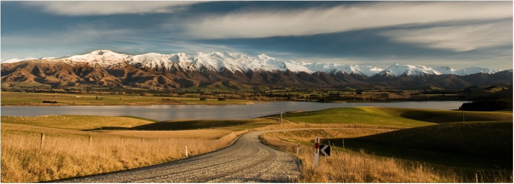 อีกสักภาพนะคะ เป็นภาพทะเลสาบทางเกาะใต้ของนิวซีแลนด์