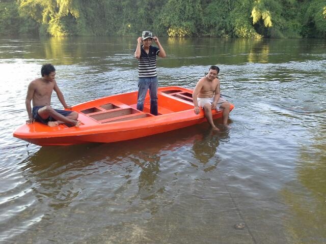 ทดสอบอยู่บนเรือสามคนครับ.....