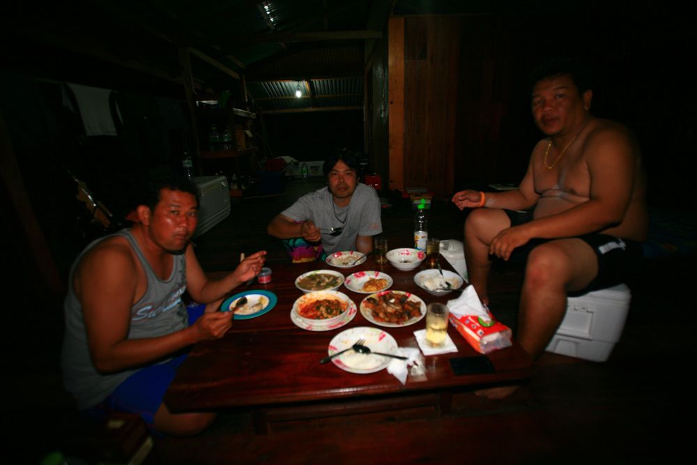 มื้อปิดท้ายก่อนพวกเราจะเดินทางกลับในวันรุ่งขึ้นครับ