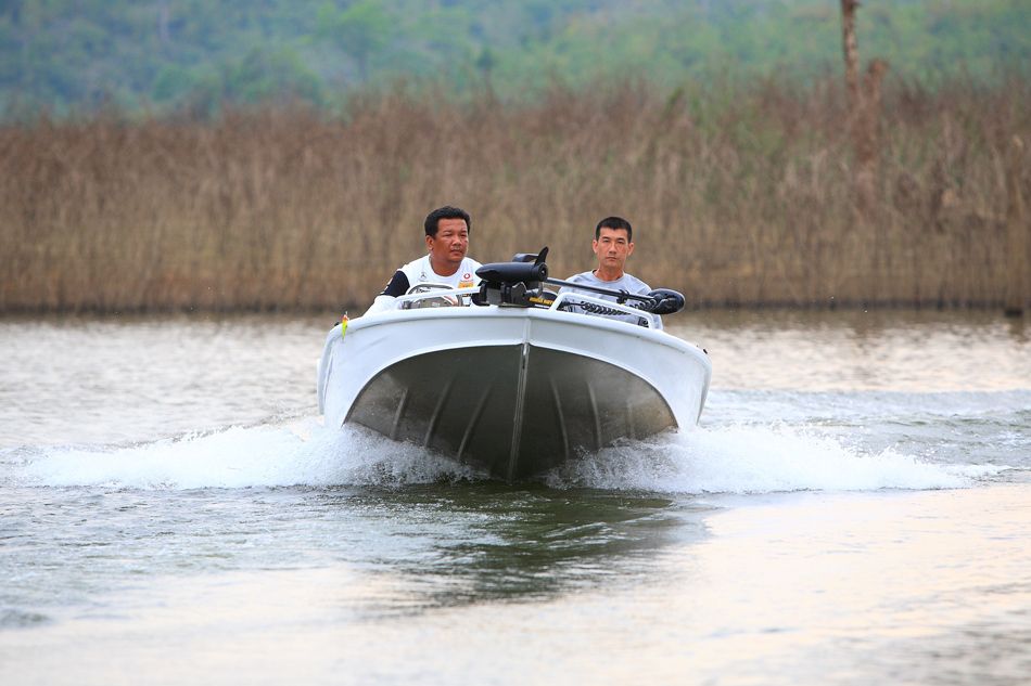 ได้ปลาแล้ว ซิ่งเรือสำรวจหมายรอบๆดีกว่า 