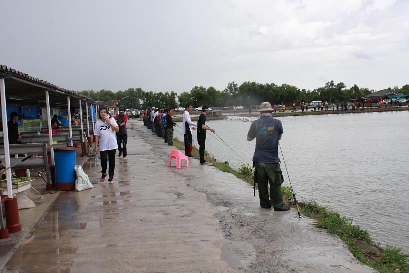 เริ่มแข่งปุ๊ป ฝนตกปั๊ป
เปียกกันถ้วนหน้า :laughing: :laughing: :laughing: :laughing: