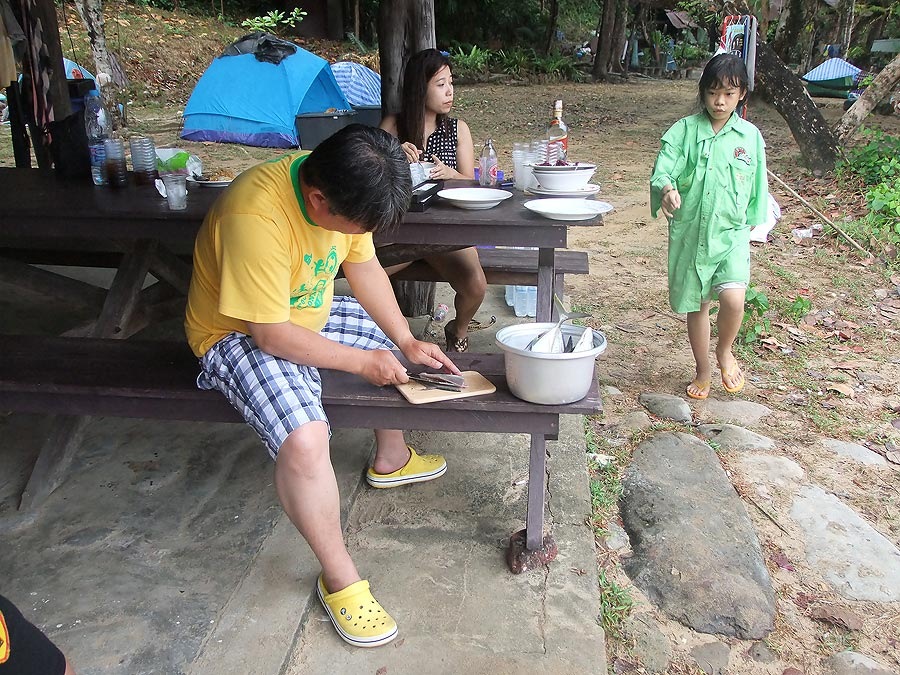 [b]ตัดกลับมาที่กลุ่มของ ผม กับ พี่ต้น (สยามสปูน) ครับ พี่ต้น แกกลับมาก่อน อาบน้ำอาบท่า 
เรียบร้อยแล