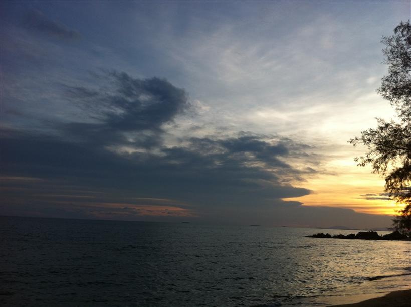 วิวสวยๆของหาดคุ้งวิมาน โอกาสดีๆที่ทะเลจะเรียบแบบนี้หายากจริงๆสำหรับเดือนพฤษภาคม :smile: :smile: