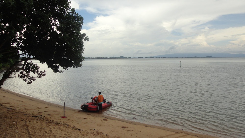 พ่อลูกเลยต้องเตรียมเรืออีกครั้งหนึ่ง :laughing: :laughing: