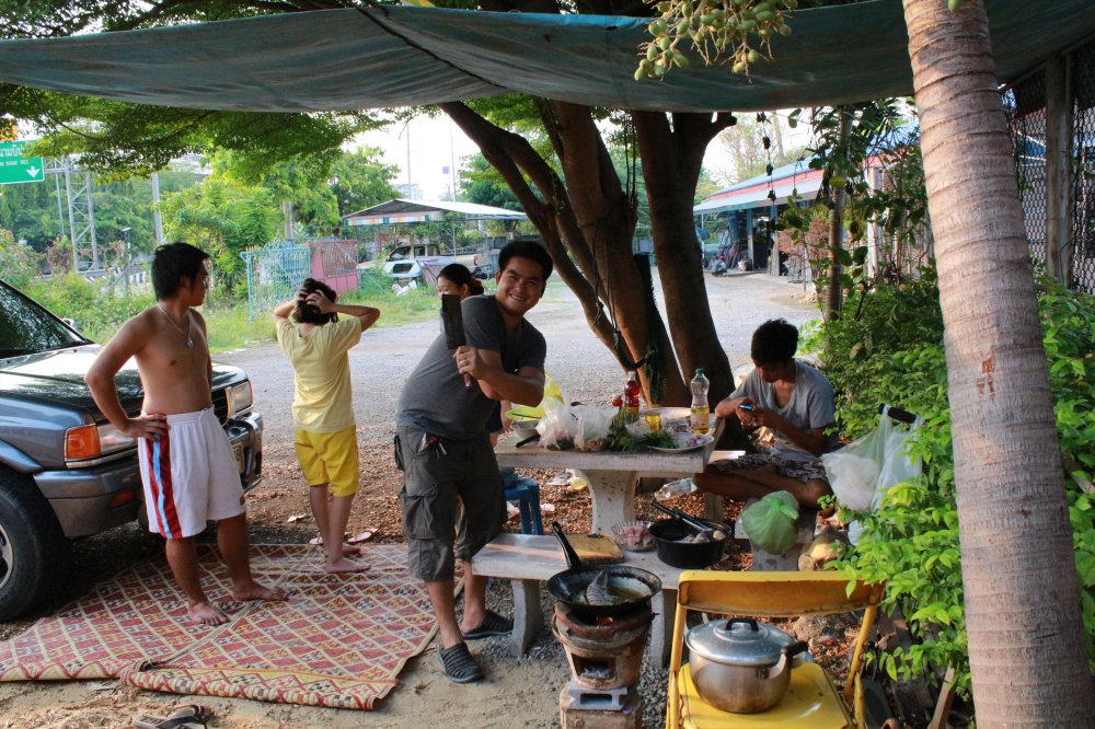 รวบรัดตัดตอน กลับมาถึงนนท์ แล้วเตรียมทำอาหารเย็นกิน