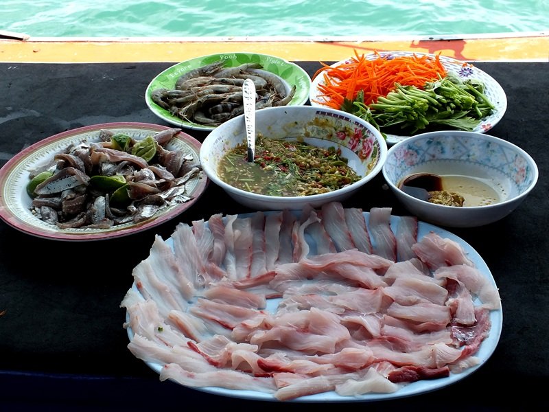 ชอบแบบไหนก็จัดกันไป แถมกุ้งรุให้อีกจาน มิมิบ :umh: :umh: :umh: :umh: :umh: :umh: :umh: :umh: :umh: