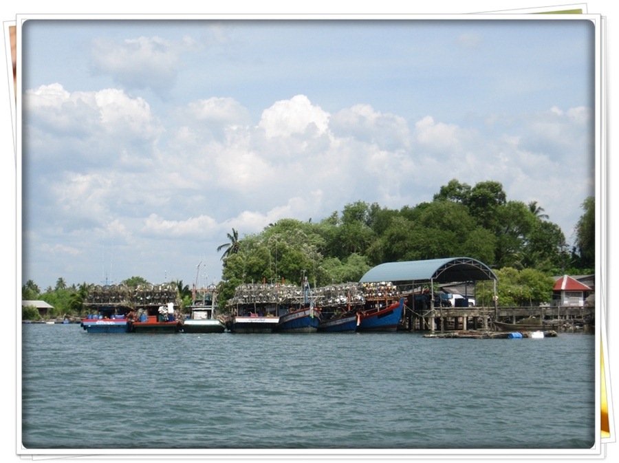 ชมบรรยากาศในคลองพลางๆก่อน