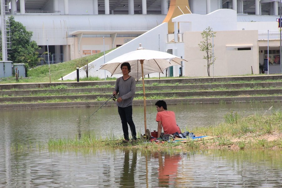 คู่นี้ มาตกปลา และมา พักผ่อน แบบ ชิวๆ 
เสบียงเพียบเลย  :grin: :grin: :grin: