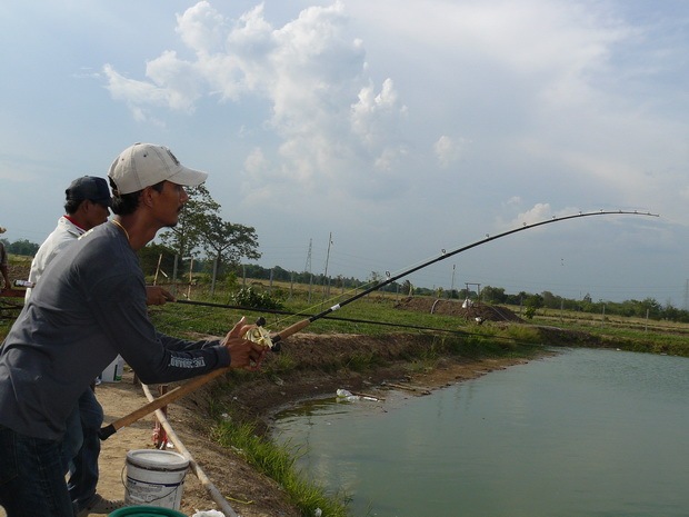 น้องปู สระบุรี เฝ้าปลาใหญ่หมายเดิม :cool: :cool: