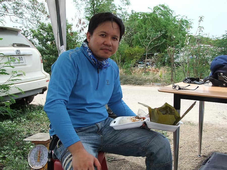 [b]คนนี้อ่ะครับ น้าตั้ม (dekgolok) คร๊าบ อิอิ[/b]
 :cool: :cool: :cool: :cool: :cool: :cool: :cool:
