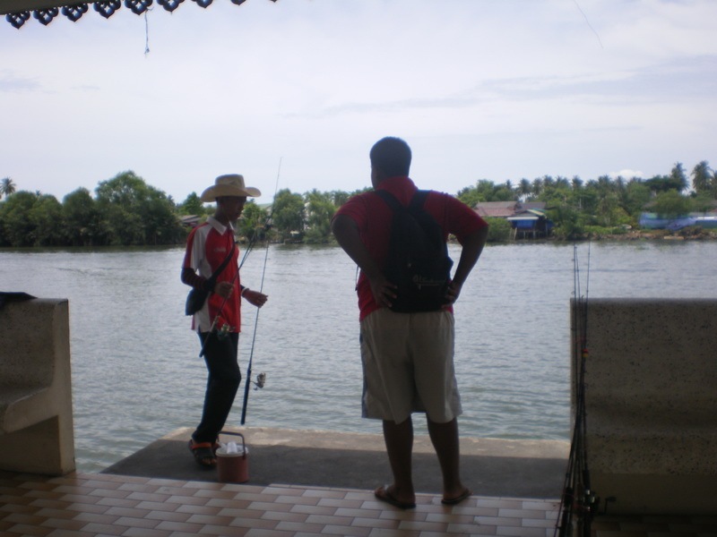 เอ๊า..!ประกอบเบ็ดแล้วลุยกันเลย!!  :mad: :mad:

--------------------------------------------- -- - 