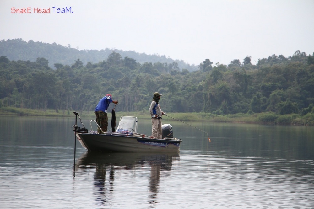 เรือลำนี้ มีน้าชล กับน้าอิ๋วครับ  เรืออลูของน้าอิ๋วครับ
-------------------------------------------