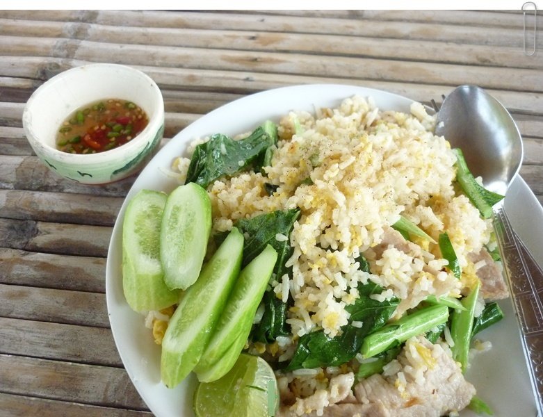                                 มาที่นี่ผมมักจะสั่งข้าวผัดน๊ะ  :umh: