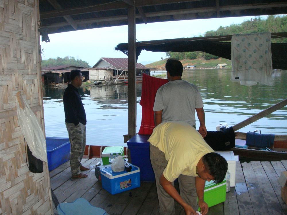 เตรียมข้าวเตรียมของลงเรือคับ ไต๋ก้อมาเช้าเกิ๊นนนนน!!! :smile: :smile: :smile: