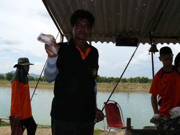 รับไป 1 ขันก่อน พี่ชัย อ่างทอง :ohh: :cheer: :cheer: :cheer: :cheer: