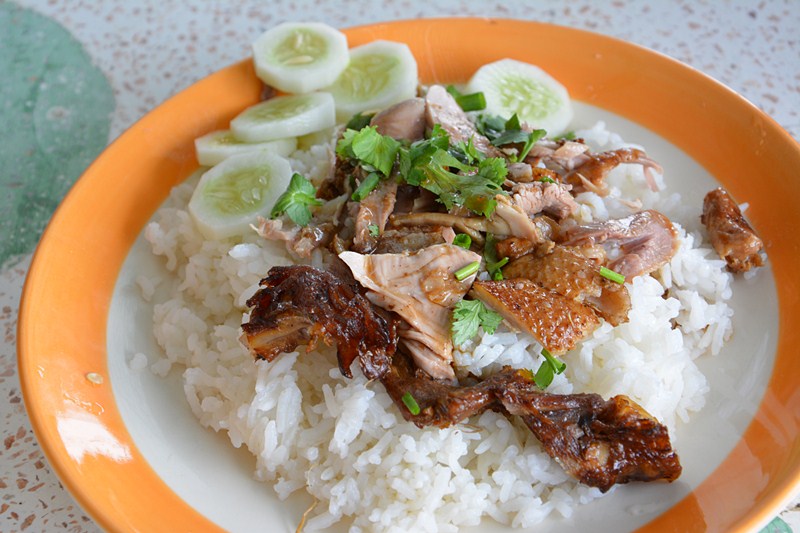 "ข้าวหน้าเป็ด"    :umh: :umh: :umh: