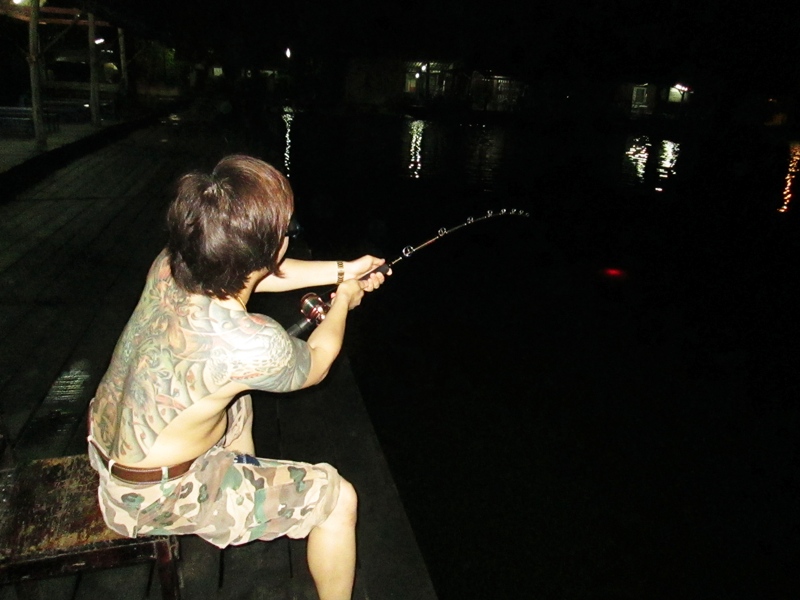 ใกล้มาถึงแล้วครับผม สังเกตที่ไฟแดงๆ :talk:
