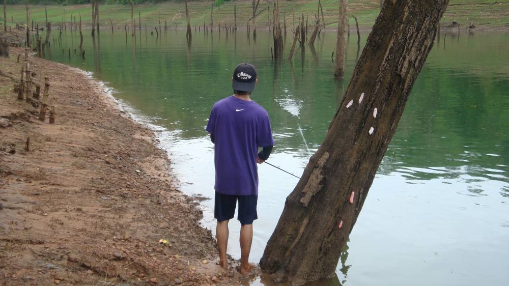 สวัสดีครับน้า fishingjoke ตามมาเลยครับผม

ตีตีตี  จะได้ช่อนไหมหนางานนี้