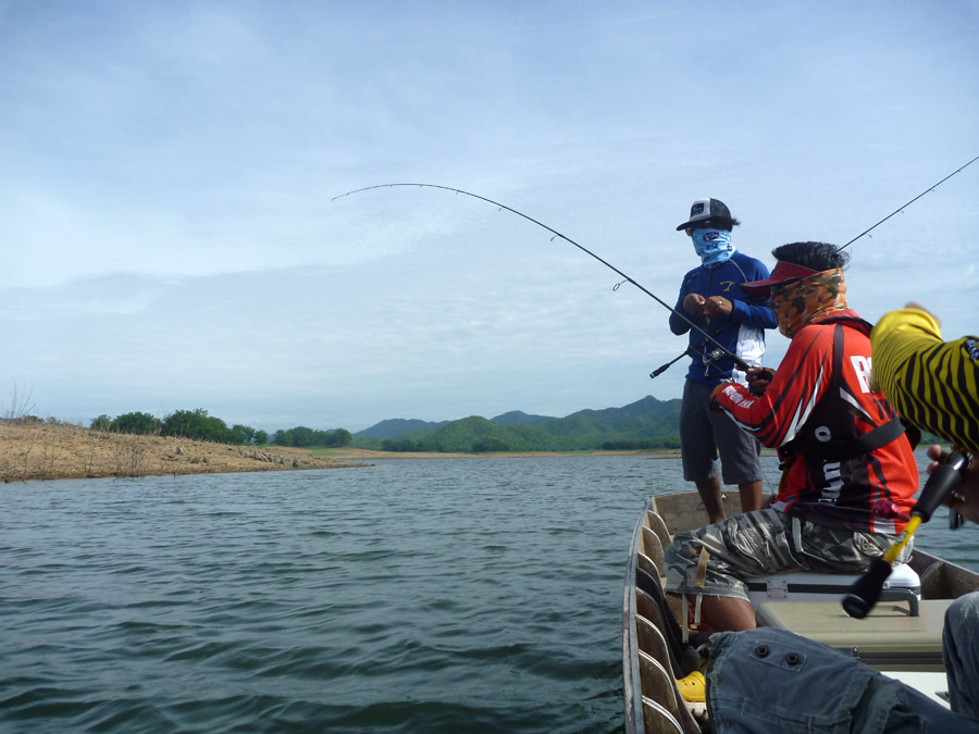  [center]หมูโดนอีกแล้ว พี่ตี๋ใหญ่หัวเรือ สู้ๆ :grin:[/center]