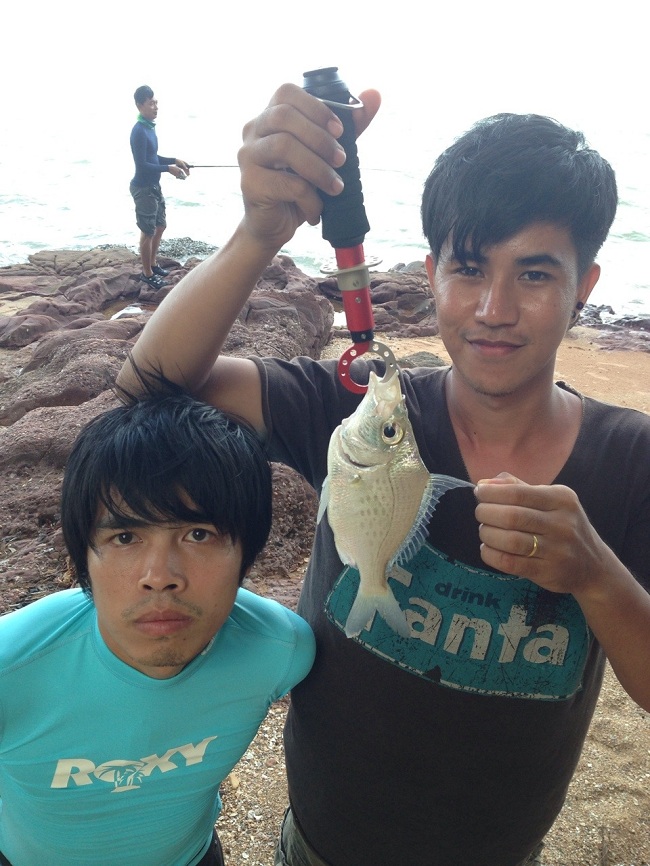  [center]ปลาตัวนี้ไม่รู้จักชื่อกันครับได้ช่วงเช้าของวันที่จะกลับ เนื้อแน่นคล้ายๆปลานิลครับแต่อร่อยดี